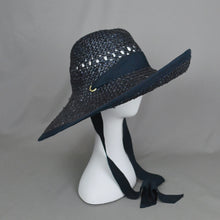 Load image into Gallery viewer, Mia