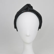 Load image into Gallery viewer, Front view of black headband