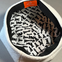 Load image into Gallery viewer, White Queen